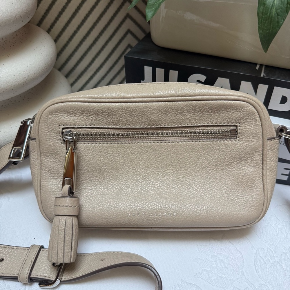 Marc Jacobs Zoom Cream Crossbody Bag with Tassel Details